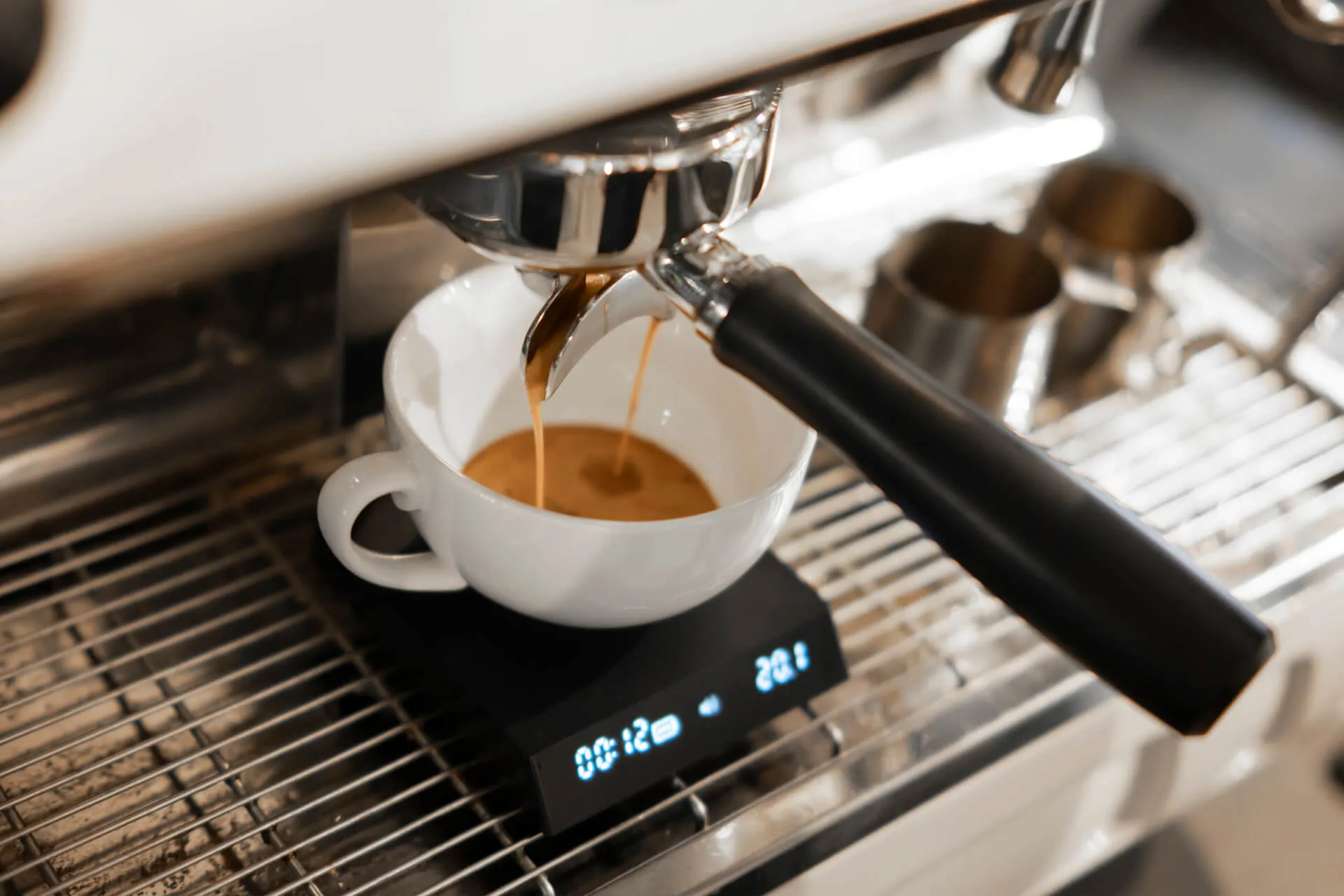 Корекции при кисело и горчиво еспресо чрез промяна на екстракцията