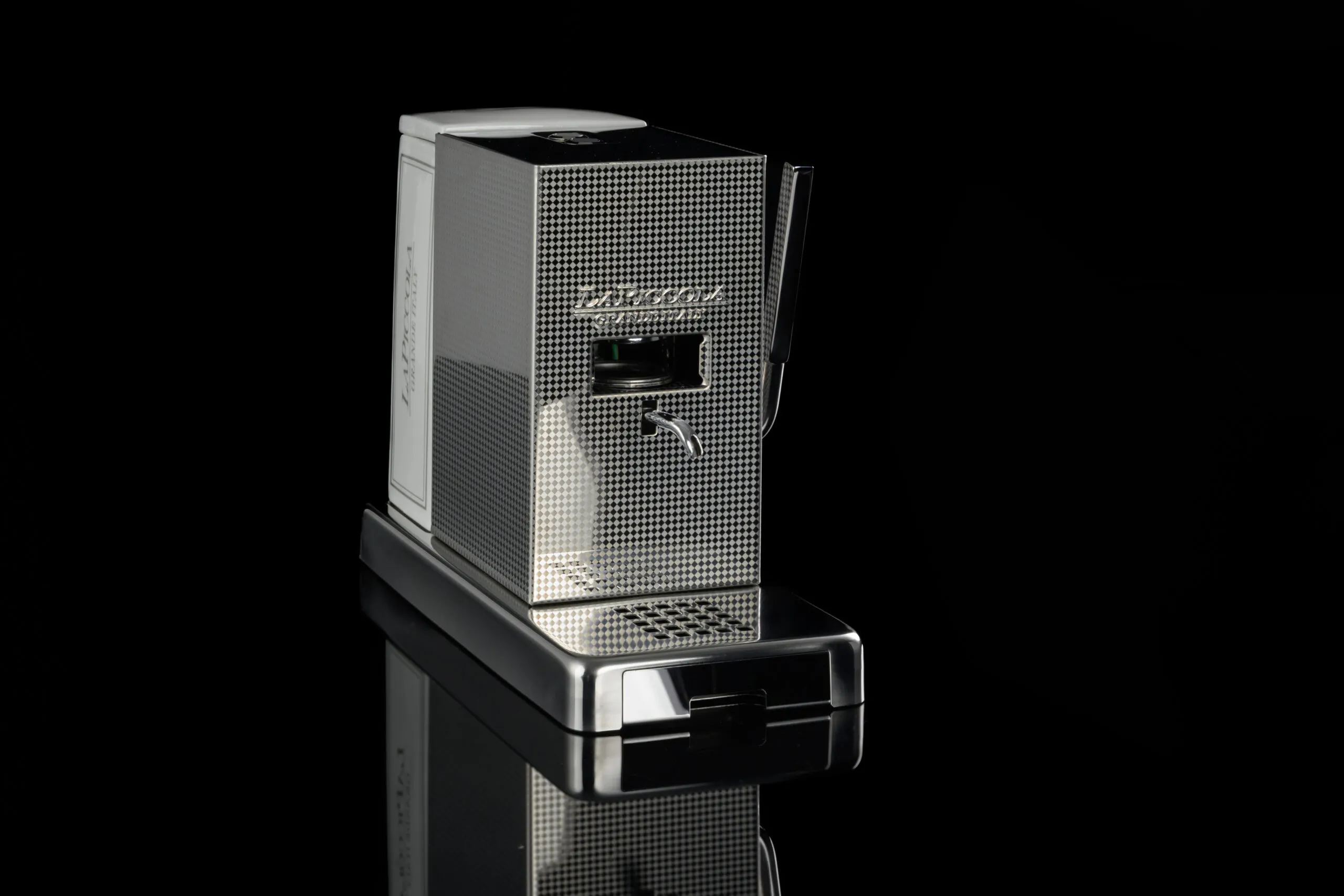 Кафе Машина La Piccola Perla  автоматична с керамичен резервоар